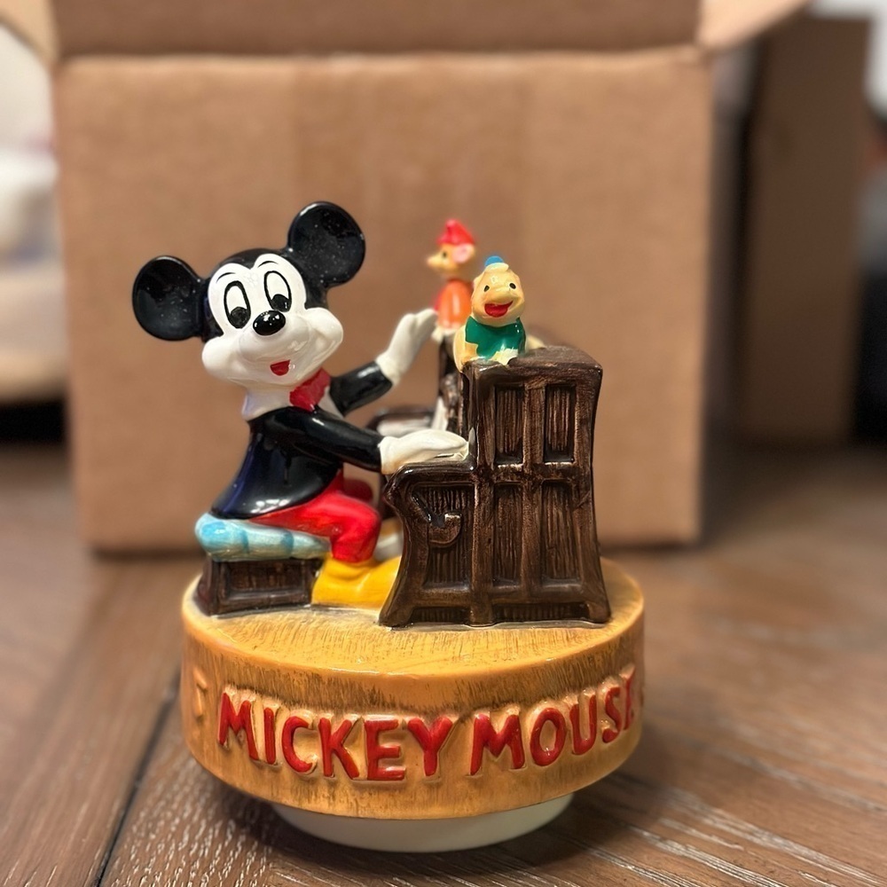 Disney Mickey‎ Mouse Piano Rotating Music